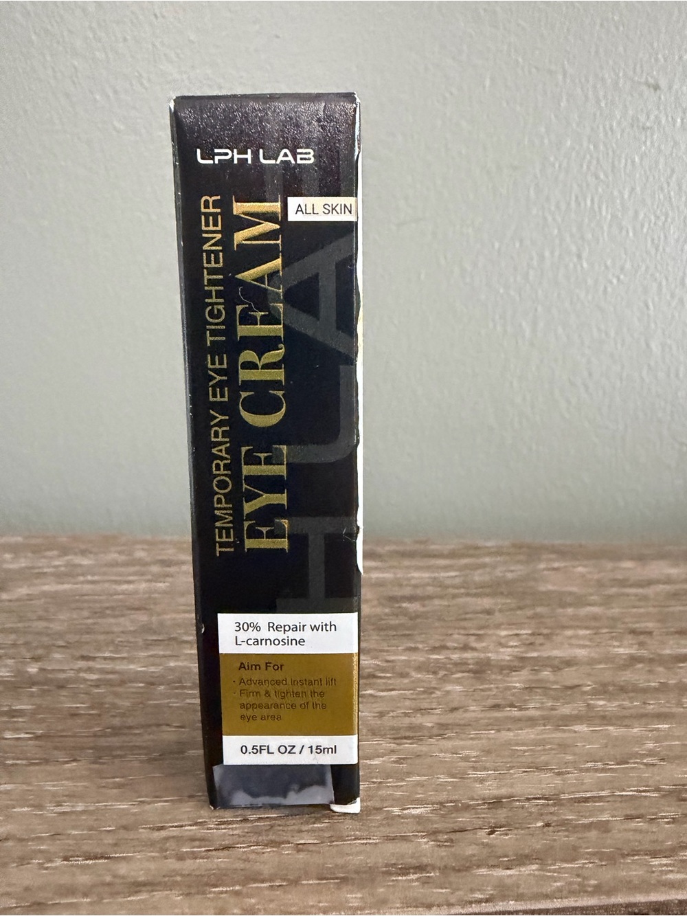 Black Temporary Eye Tightener Eye Cream - For All Skin
